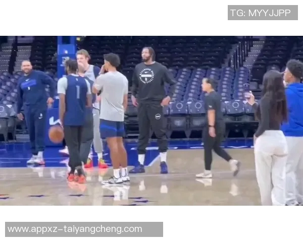 独行侠训练照曝光浓眉佩戴护目镜克莱弗与拉格齐齐亮相展现状态