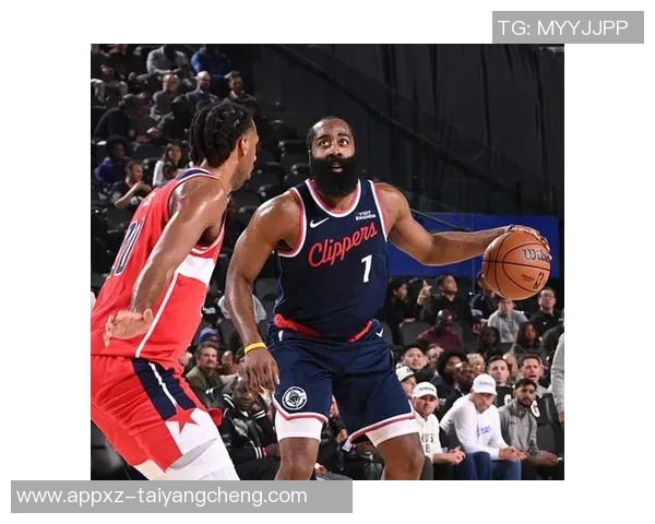 小卡狂砍55分平历史纪录球队更衣室泼水庆祝四连胜喜悦洋溢