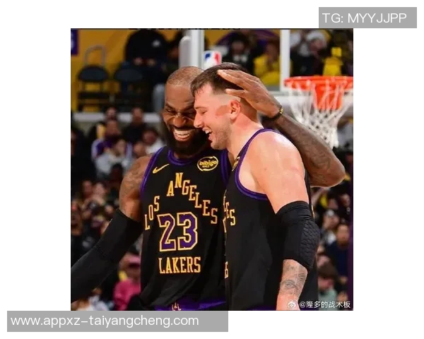 詹姆斯与东契奇共同承担责任应对里夫斯缺阵的挑战与决策压力